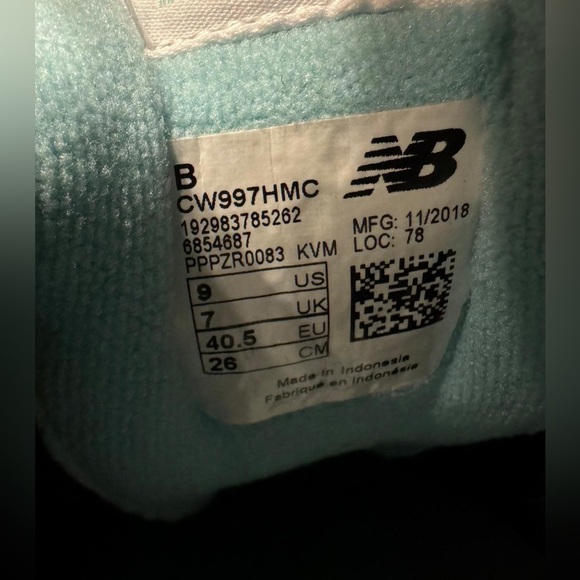 Woman’s Colorblock New Balance - Picture 4 of 4